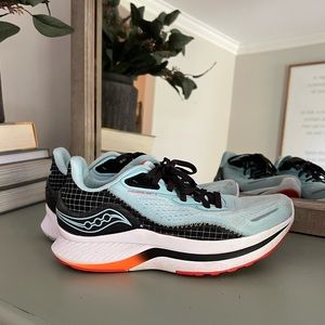 Saucony Endorphin Shift 2 Running Shoes size 7.5